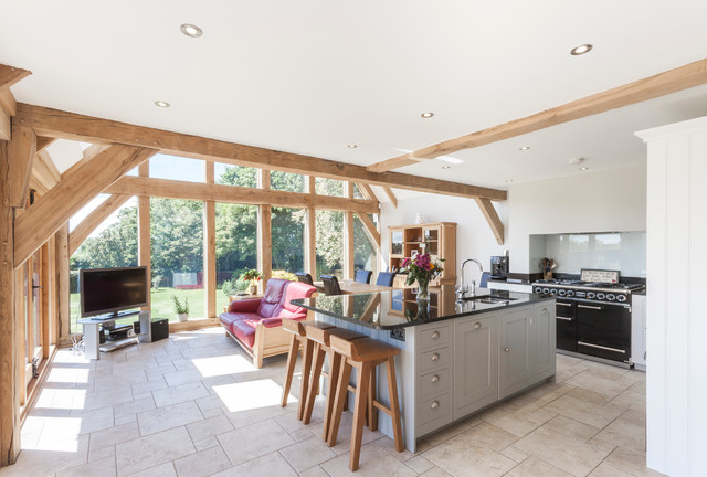 Extra space with oak beam extension