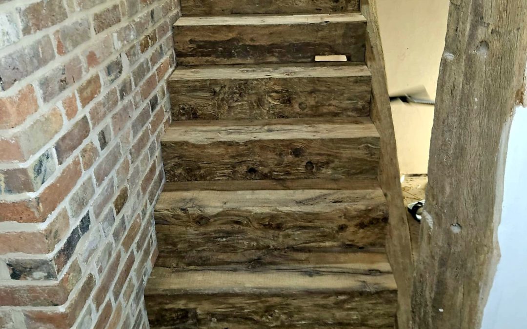 Hand-Crafted Reclaimed Oak Staircases: Crafting History in Wood