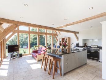 An oak beam extension combining the warmth of wood with fantastic light
