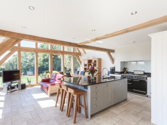 An oak beam extension combining the warmth of wood with fantastic light