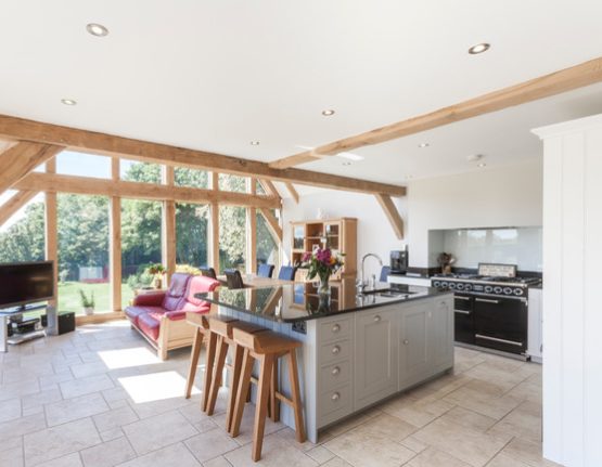 An oak beam extension combining the warmth of wood with fantastic light